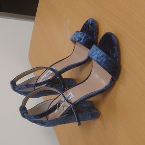 Steve Madden Carrson Crushed Velvet Dress Sandals